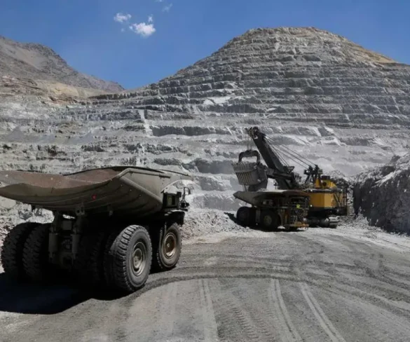 Minera Los Pelambres se querella contra alto ejecutivo por millonario fraude