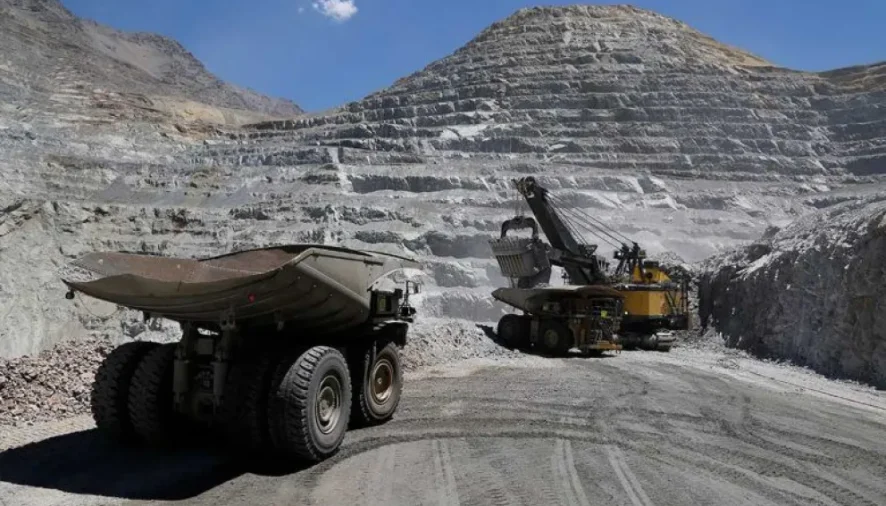 Minera Los Pelambres se querella contra alto ejecutivo por millonario fraude